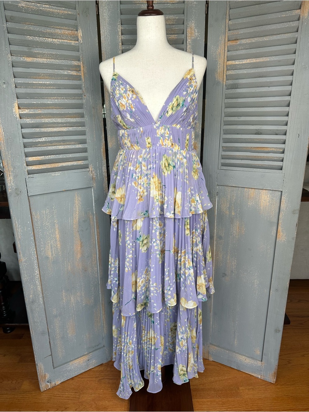 ASTR The Label Zaida Tiered Pleated Side Slit Maxi Dress Lavender Yellow Sz M - Picture 3 of 16